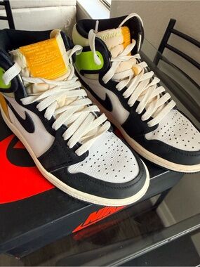 Air Jordan 1 Mid GS “Volt Gold / Yellow Toe” – Size 4.5Y – Brand New